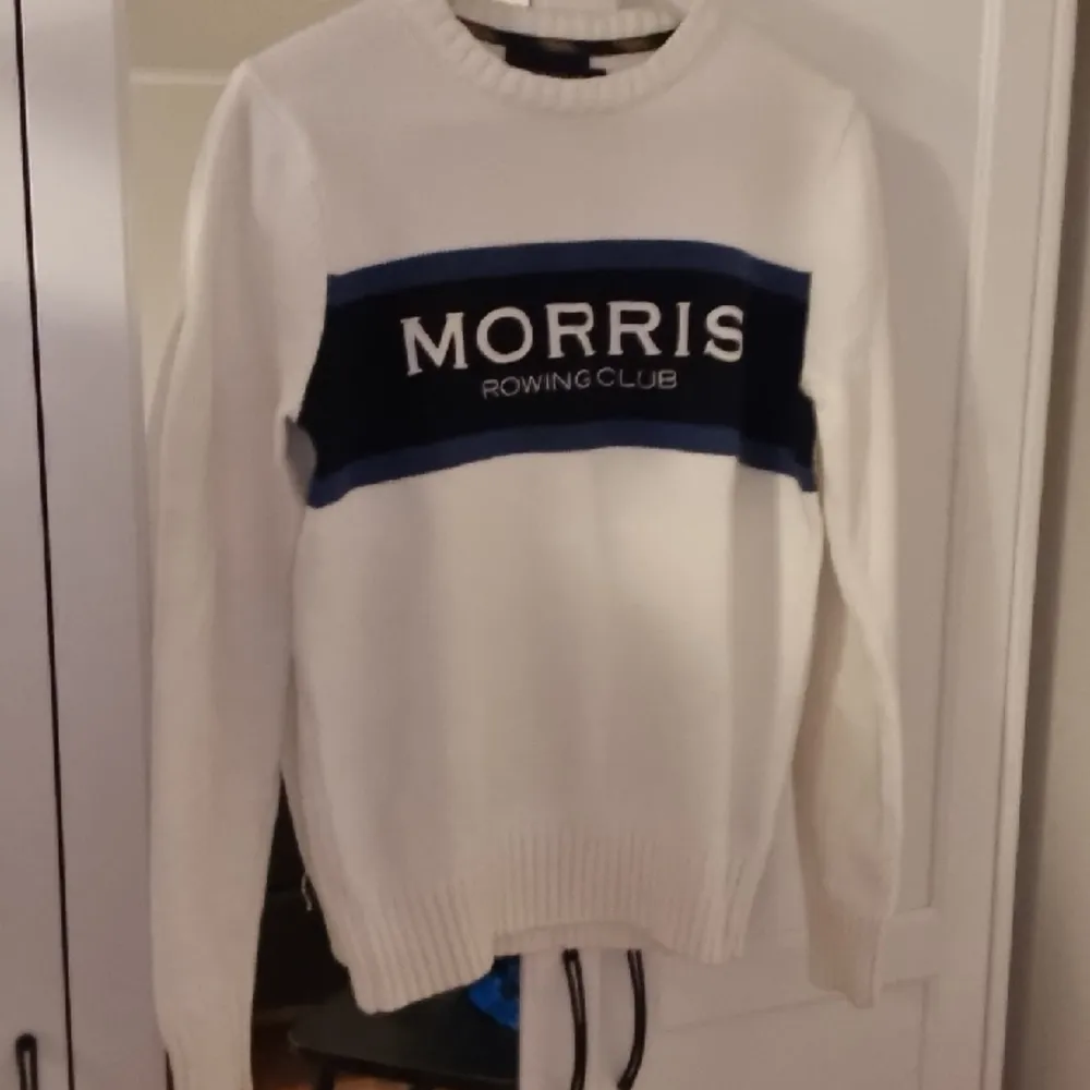 Morris tröja i nyskick utan några fläckar eller defekter nypris runt 1500 Pris går att diskutera vid smidig affär. Hör av dig vid frågor. Stickat.