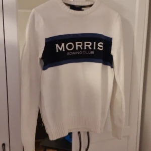 Morris crewneck - Morris tröja i nyskick utan några fläckar eller defekter nypris runt 1500 Pris går att diskutera vid smidig affär. Hör av dig vid frågor