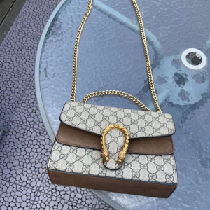 Gucci väska dam - Den är använd bara fåtal gånger, Pris går o diskuteras