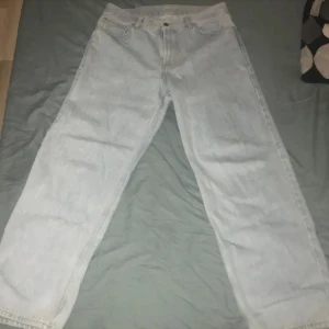 Oversized jeans - Helt oanvända köpa på junkyard för 1200kr 