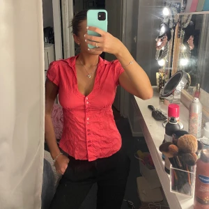 Rosa blus - Rosa blus som är så fin till många olika tillfällen. Aldrig använd. Storlek xs/s. 