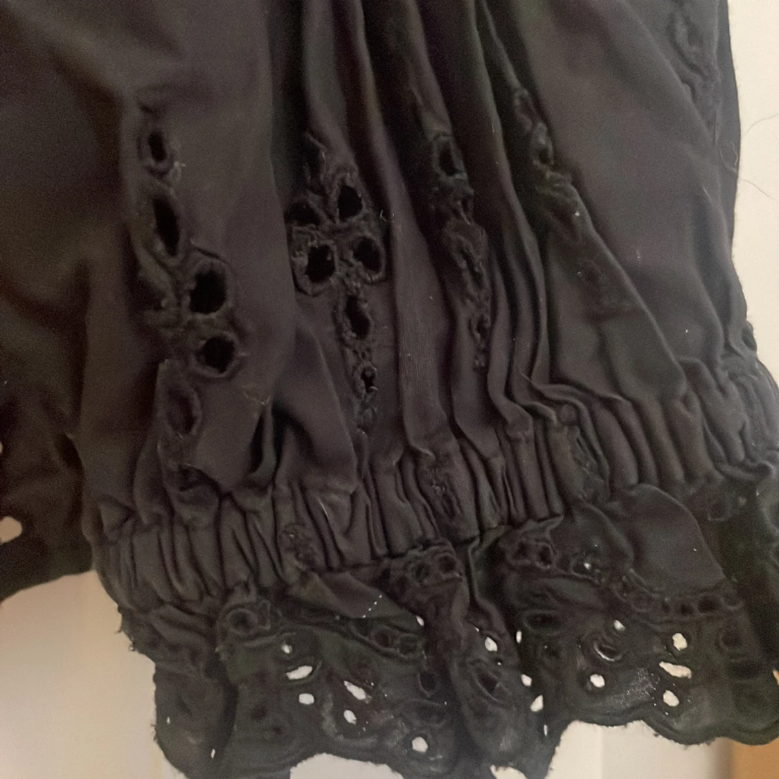 Svart mönstrad blus  - 90