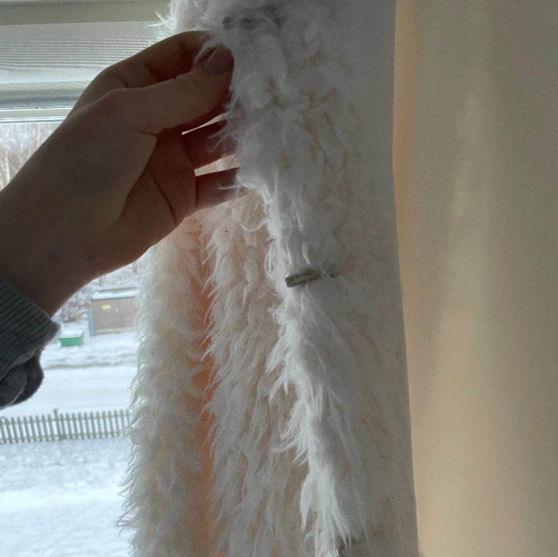 Fluffig vit kofta  - 90