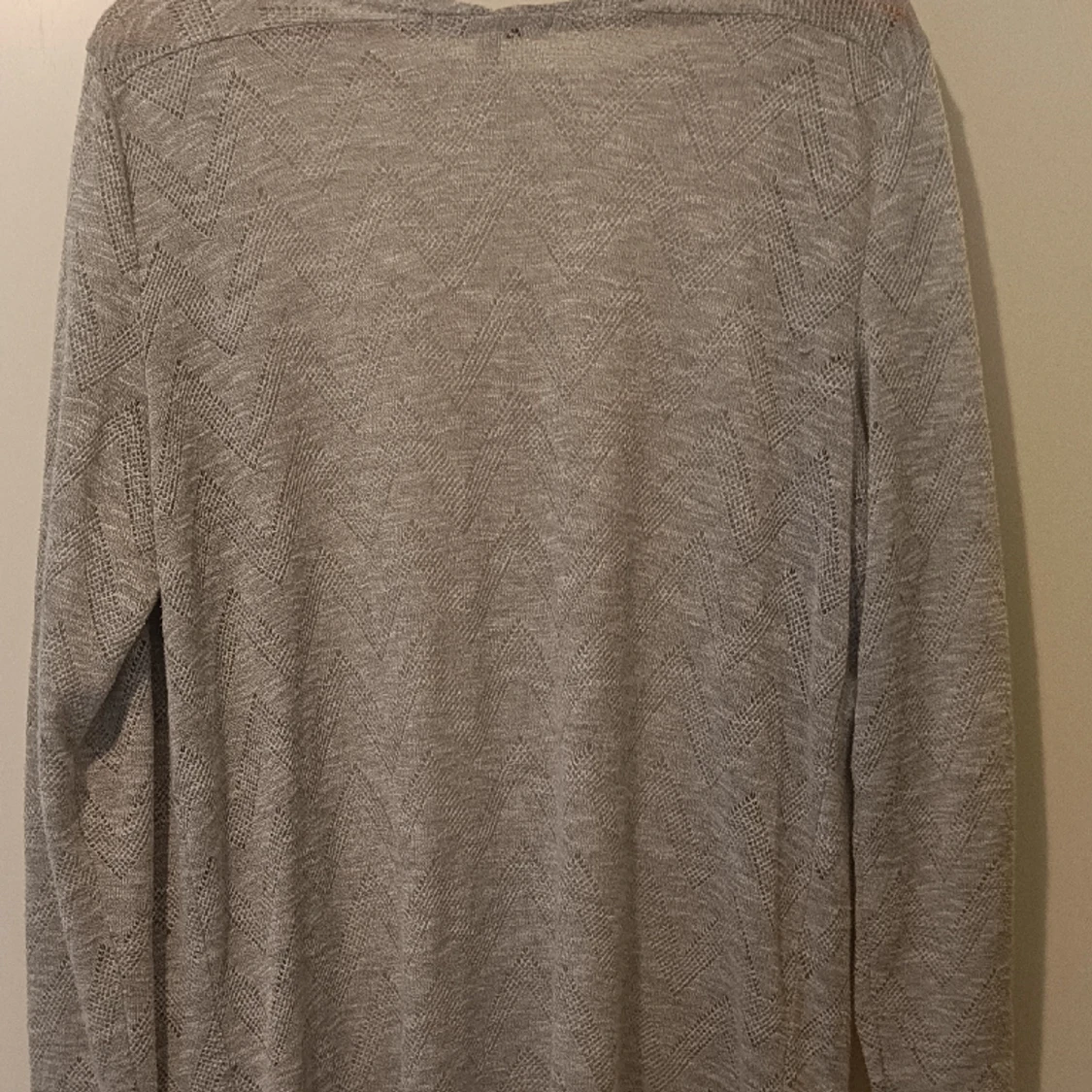 Stickad grå kofta - 90
