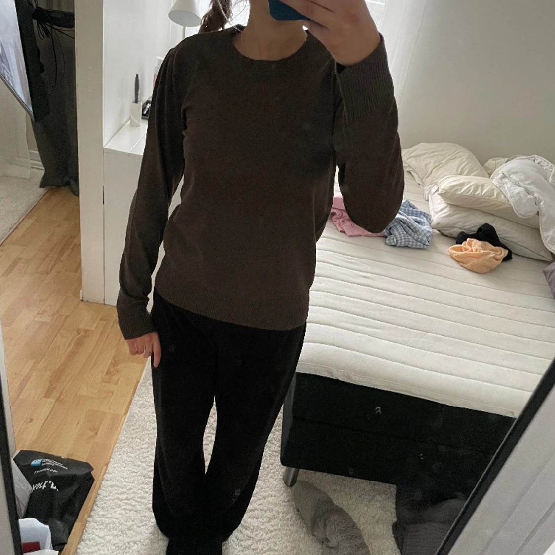 Jättefin brun stickad tröja