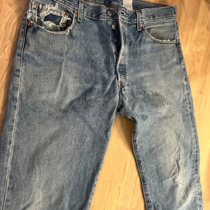 Levis 501 - Använda fåtal ggr  36/32