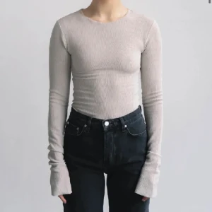 Tröja från a-dsgn - Skulle säga att den e liten i storleken 