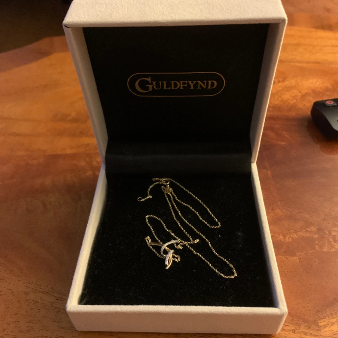 Halsband 18k guldfynd använd 1-3ggr - 90