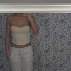 Topp från Gina tricot - Super fin topp med dragkedja