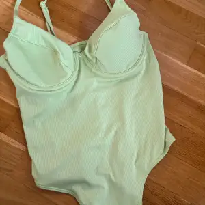 Size M (true to size) Comfy and never worn