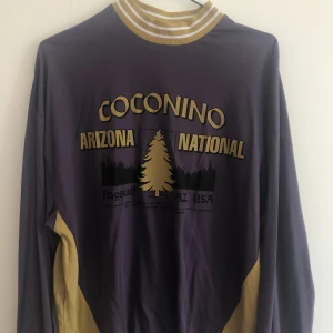 Långärmad tröja - Sällan använd. Passar mig som använder small till de flesta plagg