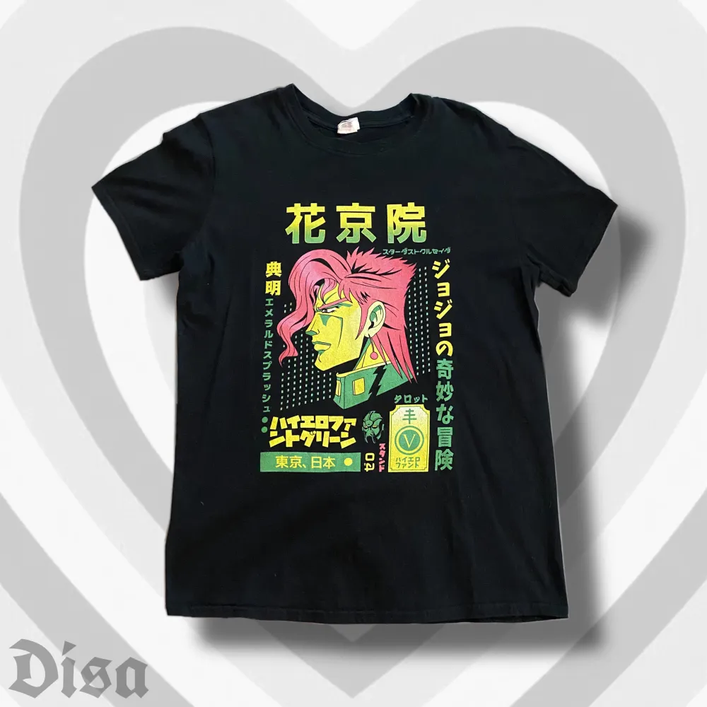 T-shirt med motiv av animen Jojo. bra skick! PÄLSDJUR I HEMMET!. T-shirts.