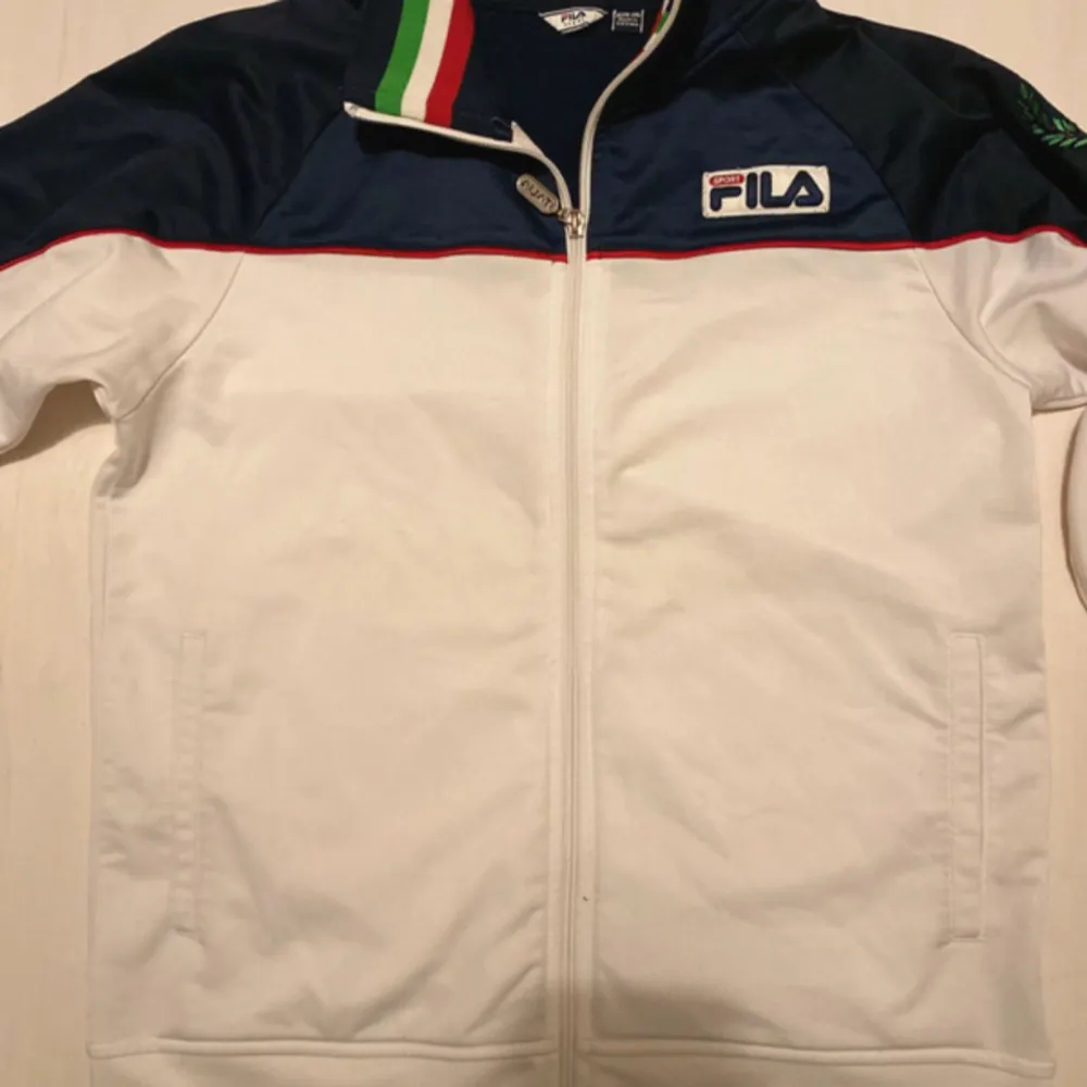 vintage zipup fila tröja. Hoodies.