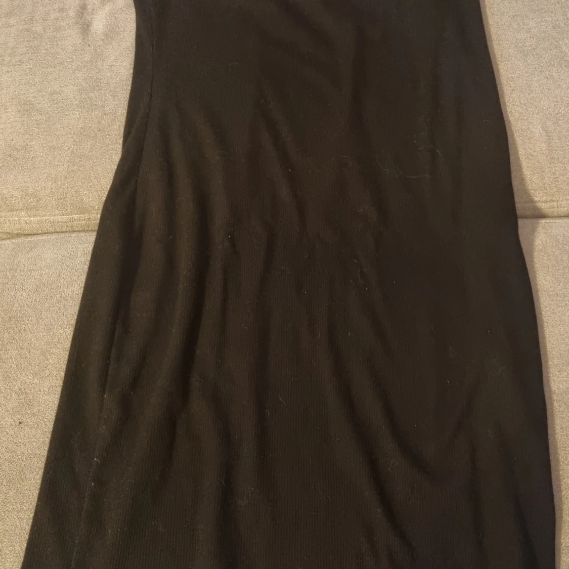 Enkel Svart Axelbandslös Kort Klänning