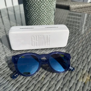 Fina chimisar 003 och i färgen marinblå - Säljer mina super fina chimisar i modellen 003 och i färgen marinblå. Endast använda fåtal gånger och är i ny skick 