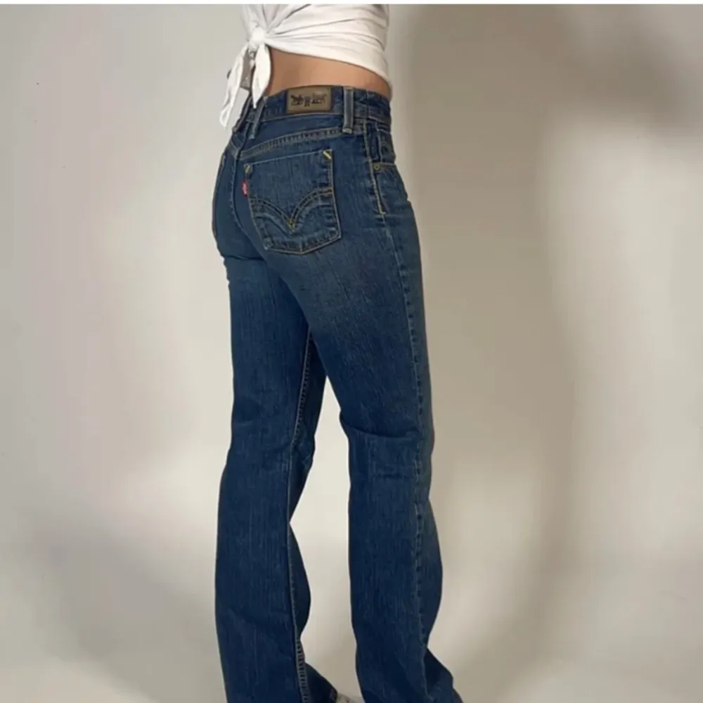 Levisjeans från ”jeansstudio”, bra skick . Jeans & Byxor.