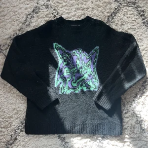 Weekday knitted sweatshirt - Fet stickad tjocktröja från Weekday i size M, använd fåtal gånger och inga hål eller andra defekter🙌🏼💯