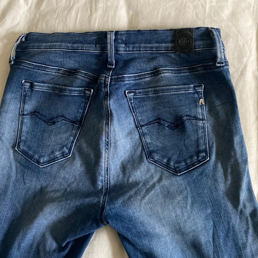 Ett par replay jeans. Sjukt snygga och trendiga. Storlek W29,L 30. Jeans & Byxor.