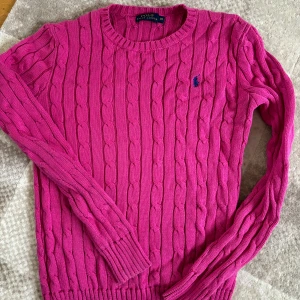 Polo Ralph lauren stickad  - En stickad Ralph lauren i bra skick. Inte använd allt för många gånger 