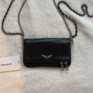 Zadig voltaire väska - Säljer då jag inte använder, nyskick, och inga defekter. Fler bilder finns💕 pris kan diskuteras 