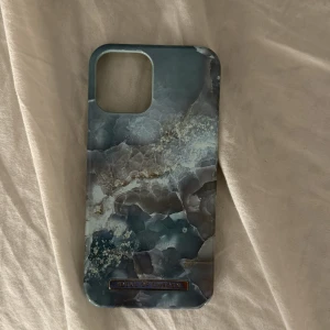 Skal idel of sweden - Skal från ideal of sweden som knappt är använd! Passar iPhone 12💗pris kan diskuteras 