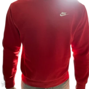 Nike sportswear tröja  - Mycket fin Nike tröja som använts ett fåtal gånger  