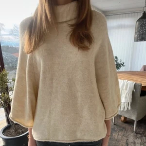 STICKAD ZARA TRÖJA - superbra skick, storlek S 🩷 lånade bilder