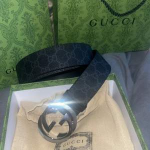Säljer detta Gucci bälte använt par gånger och i bra skick 105 cm långt