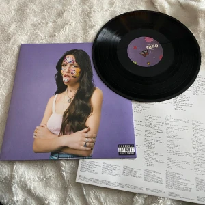 Vinyl skiva Olivia Rodrigo  - Säljer denna jättefina LP skiva som köptes i London för 400kr. Helt oanvänd!💓 Priset går att diskutera 