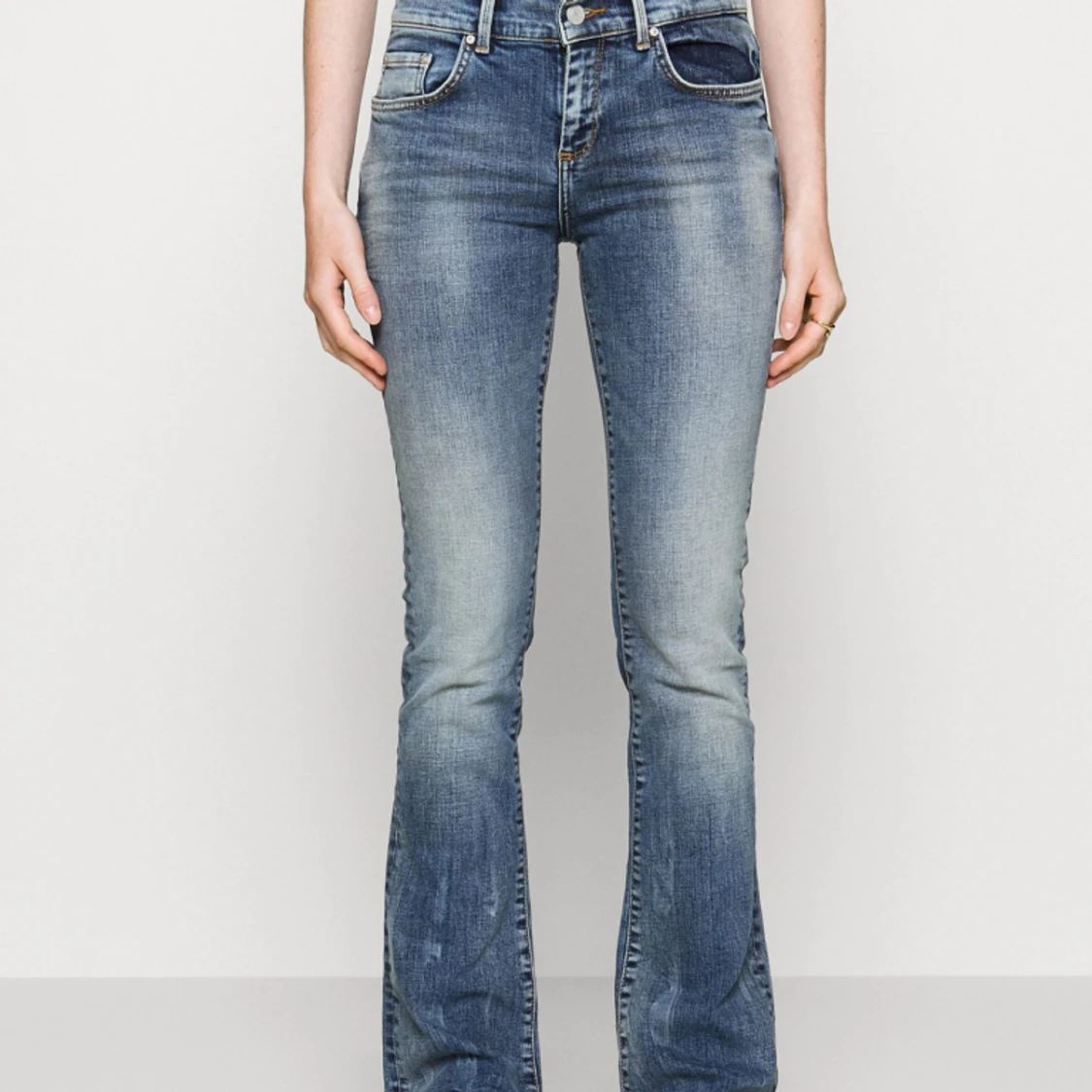 Low rise lbt jeans  - 90