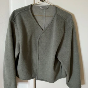 Croppad jacka - Mint grå/grön croppad jacka i onesize men motsvarar en S/M