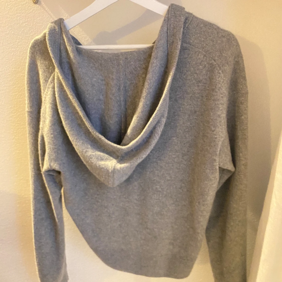 Cashmere hoodie - 90