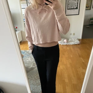 Hoodie - Tunn Croppad hoodie från hm