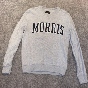 Morris tröja - Säljer denna morris tröja då den har blivit för liten. Storlek XS