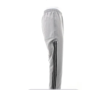 Adidas byxor - Limitidedition byxor.  Unika byxor. Aldrig använda, finns kvar tag på dem. 