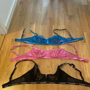 Lounge underwear  - Säljer nu tre lounge bh den svarta och den blå är i 75 C den rosa är i 75D. Trosor finns om det skulle önskas (blå & svart är i storlek s dom rosa i M)  Vid smidig affär sälja alla för 470kr + frakt.