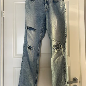 Boyfriend jeans  - Boyfriend jeans från HM. Ligger ute på fler sidor. 