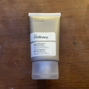 The ordinary primer - Använd max 3 gånger så den är typ helt full!
