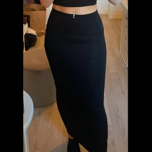 Gina Tricot Långkjol - Långkjol från Gina Tricot i superfint skick. 