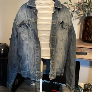Jeans jacka  - Fin jeans jacka. 