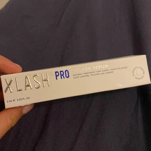 Xlash fransserum PRO - Säljer detta franserumet ifrån XLASH , OBS ÖPPNAD MEN ALDRIG ANVÄND ( fick dubbletter) . Nypris 699kr . Tycker att det funkar skitbra och hjälper verkligen mina tunna fransar 💕.