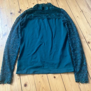 Spets tröja - Jätte fin helt oanvänd spetströja🥰 pris kan diskuteras!