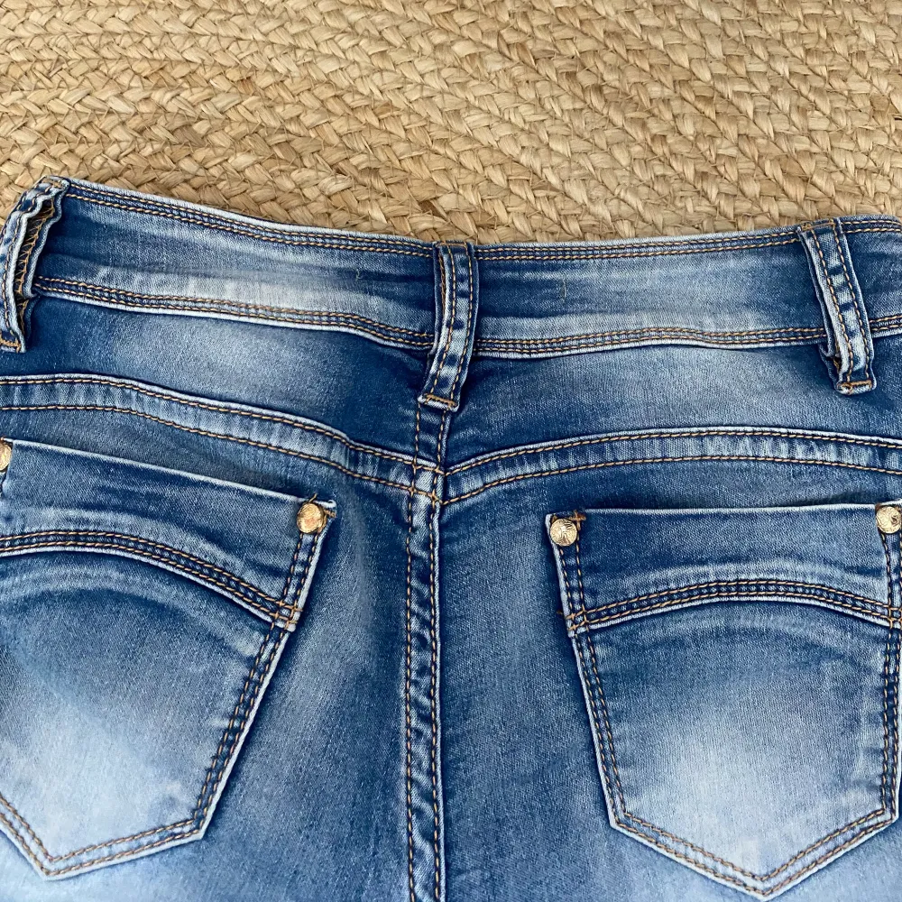 Skit snygga Low waist jeans shorts🫶🏽. Shorts.