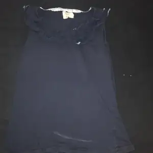 Marinblå t-shirt/linne