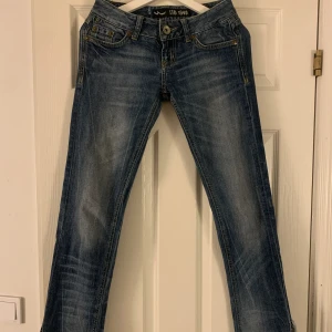 Ltb jeans - lågmidjade Ltb jeans som jag ej får användning av. Står ingen storlek men skulle säga de är som storlek 32/34 eller W26