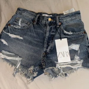 Jeans shorts  - Fina jeans shorts! Aldrig använda 