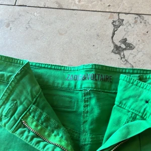 Zadig&Valtaire  - Limited edition Zadig & Voltaire shorts. Jätte fina att ha till sommaren. Köpte dom och hade på mig dom 3 gånger innan dom blev för små. 