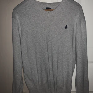 Farsan gamla Raffe tröja storlek M  - 150kr är i bra skick men kommer inte till användning längre 