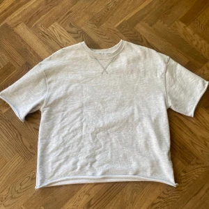 Zara tröja  - Jätte nice topp att ha som en basics i garderoben.