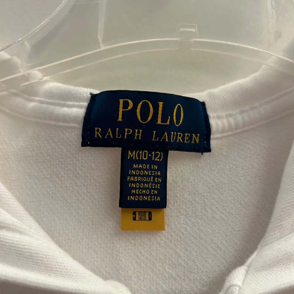 Polo Ralph lauren zip tröja. Bra skick. Storlek 10-12 år. Nästan helt ny andvänd 2 gånger. Hoodies.
